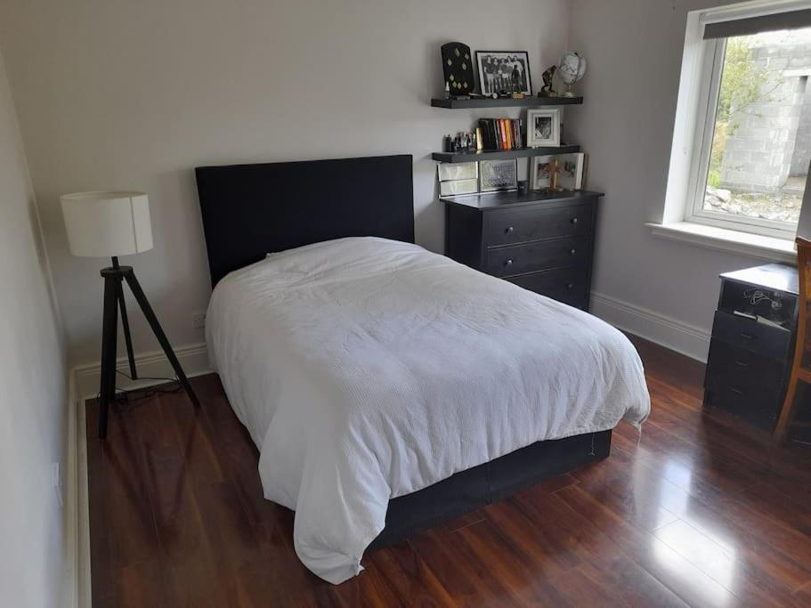 Conveniently Located House To Enjoy All Of Kerry Tralee Buitenkant foto
