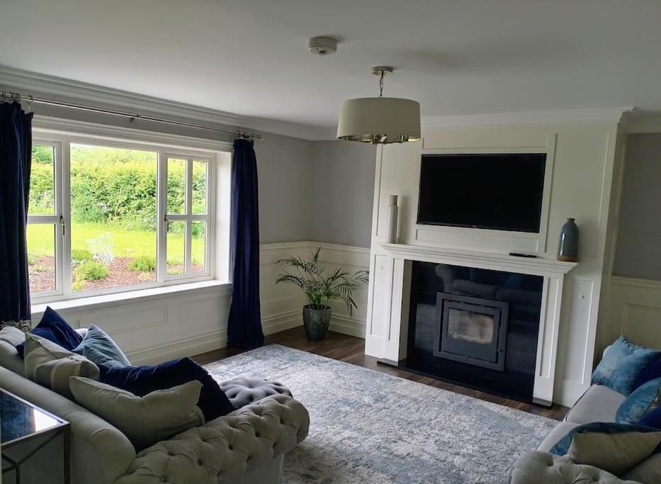 Conveniently Located House To Enjoy All Of Kerry Tralee Buitenkant foto